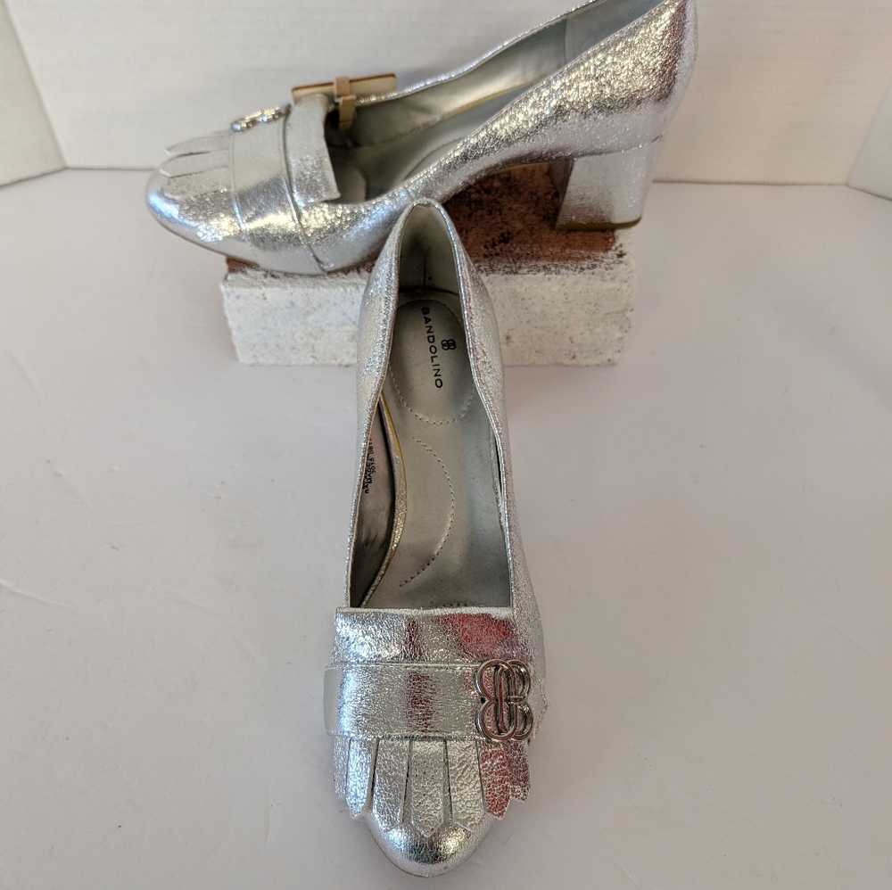 Shoes Shimmering Silver Block Heel Loafer Style Bandolino Neverworn Sz 7 - Picture 3 of 5